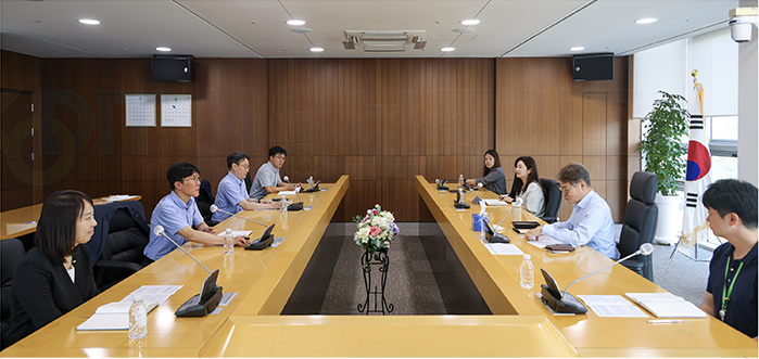 「KODIT금융경영연구소 간담회」